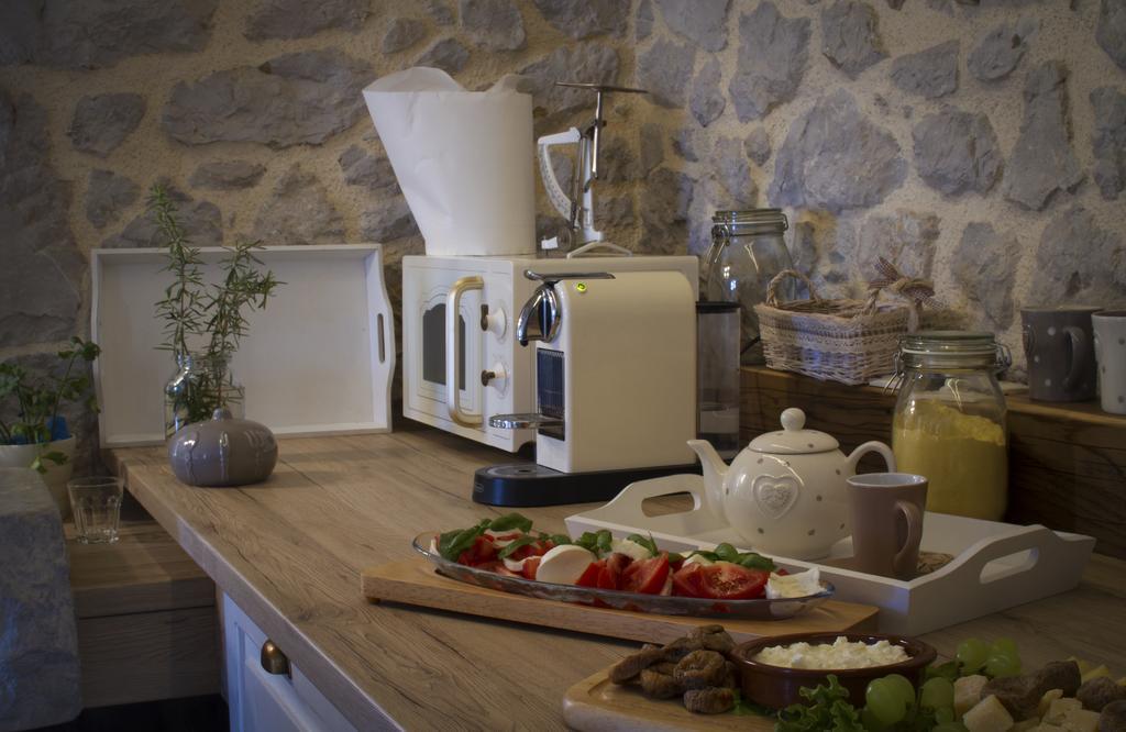 White Cottage Heritage House Čižići Eksteriør billede