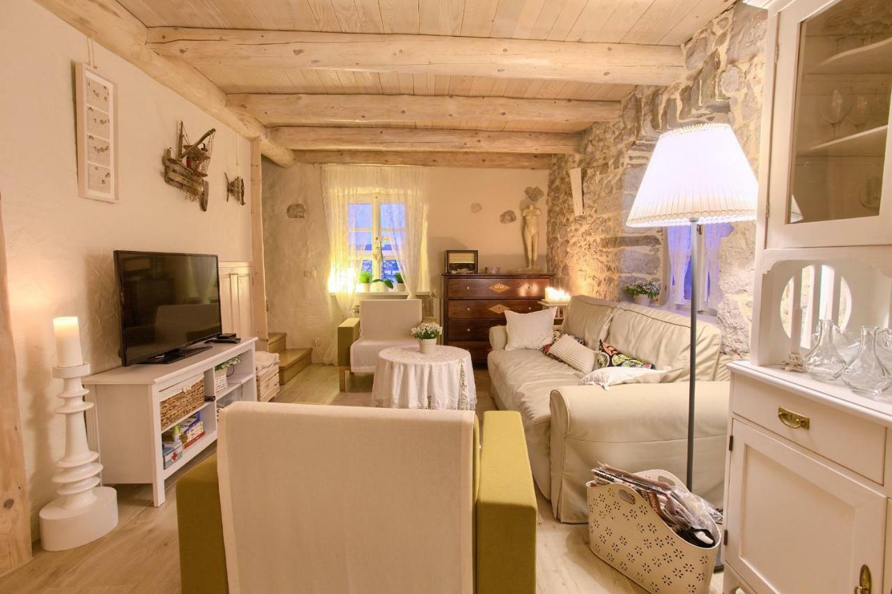White Cottage Heritage House Čižići Eksteriør billede