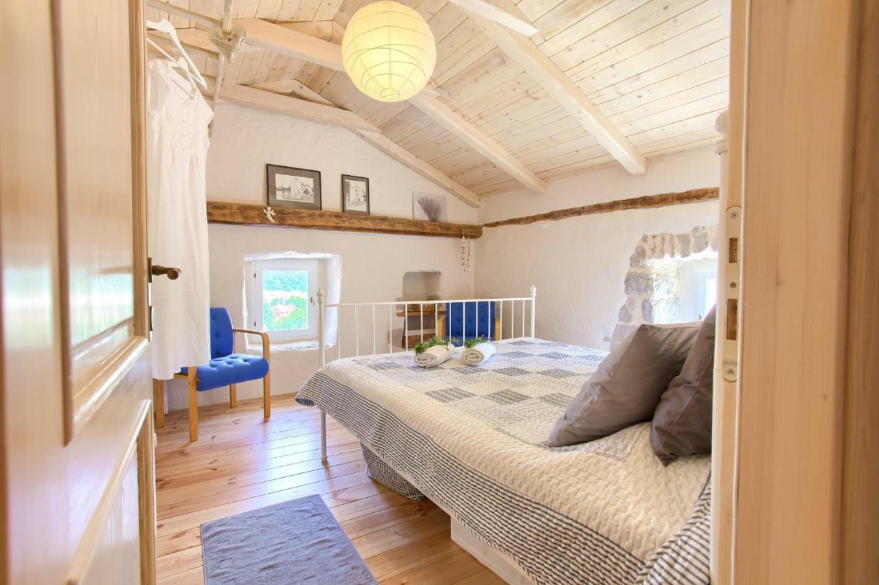 White Cottage Heritage House Čižići Eksteriør billede